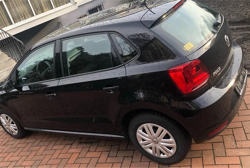 Gebraucht VW Polo 90 PS (66 kW) 2015 Schwarz Limousine