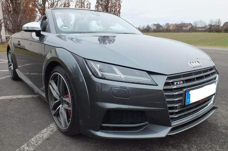 Grau Gebraucht 2016 Audi TT Roadster Ambiente Cabrio | 29.299 € (Guter Preis) - Bild 1/4