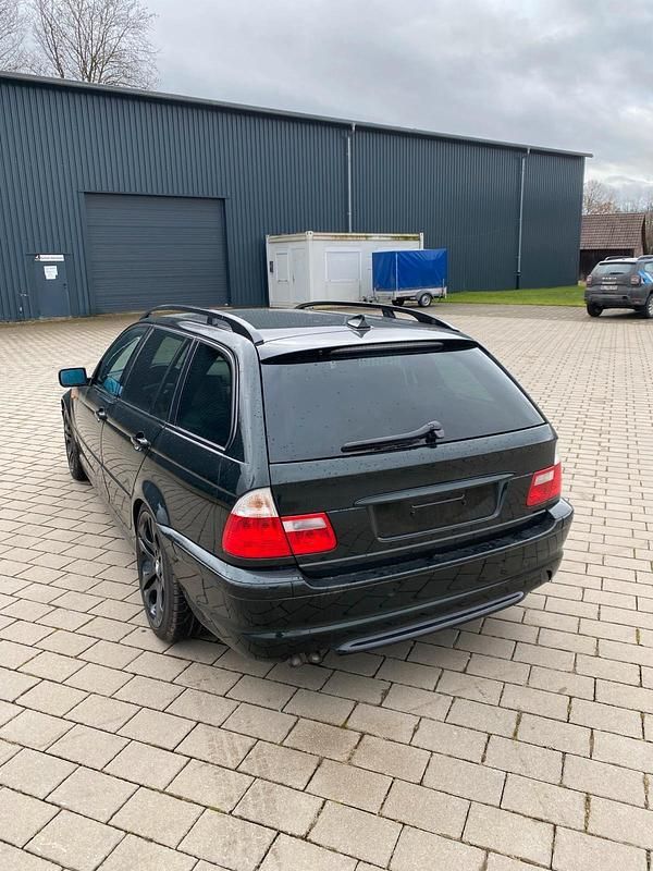 Gebraucht BMW 330 M Sport 184 PS (135 kW) 2001 Grün Kombi