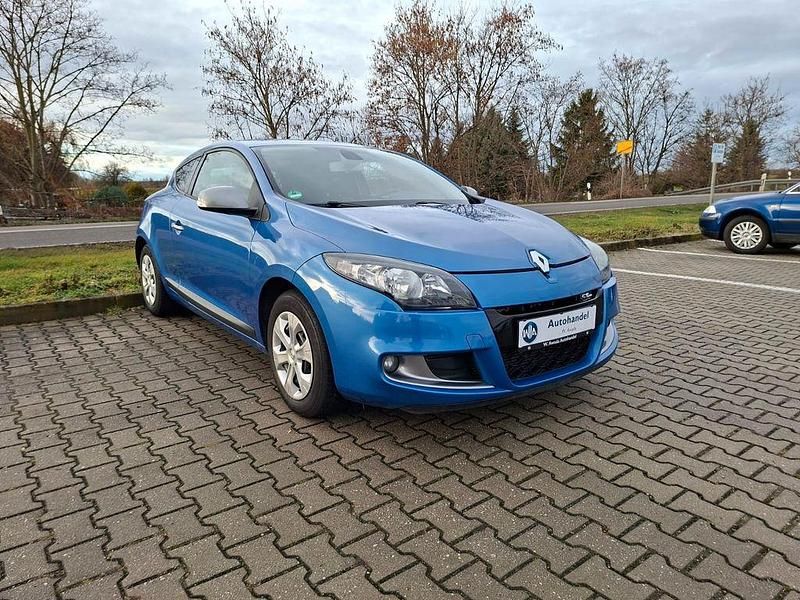 Gebraucht Renault Mégane III Dynamique 106 PS (77 kW) 2012 Blau Coupé