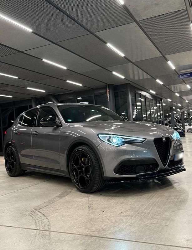 Gebraucht Alfa Romeo Stelvio 280 PS (205 kW) 2018 Grau SUV