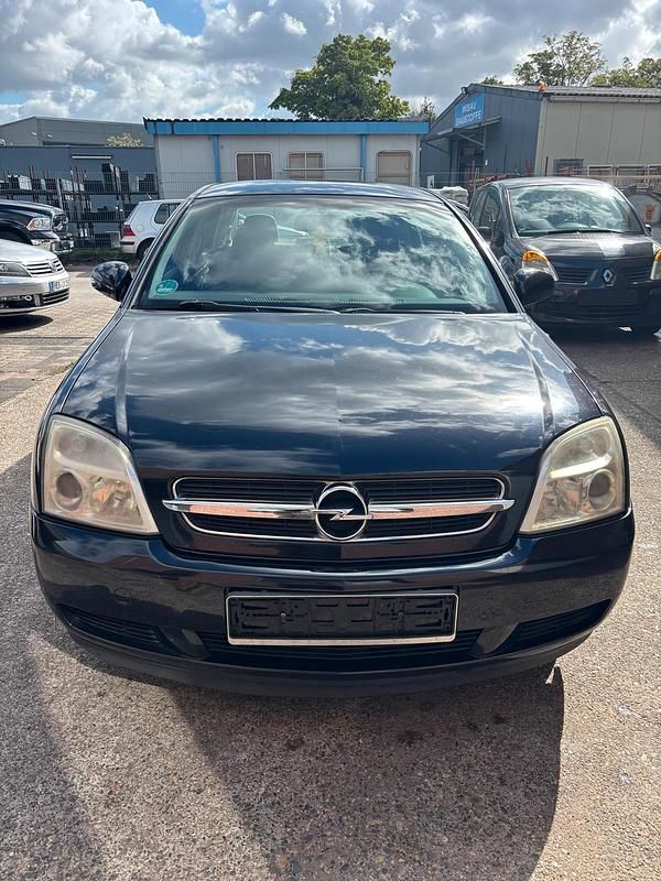Schwarz Gebraucht 2004 Opel Vectra Limousine | 1.799 € (Fairer Preis) - Bild 1/4