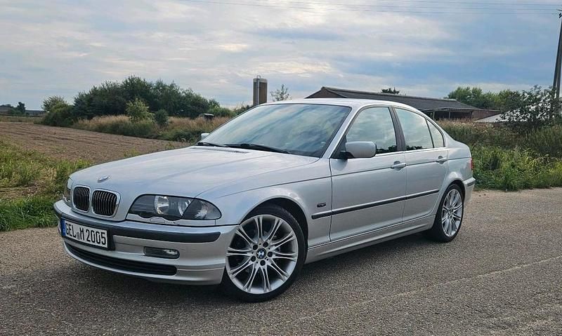 Silber Gebraucht 1999 BMW 323 Limousine | 5.300 € (Etwas zu teuer) - Bild 1/4