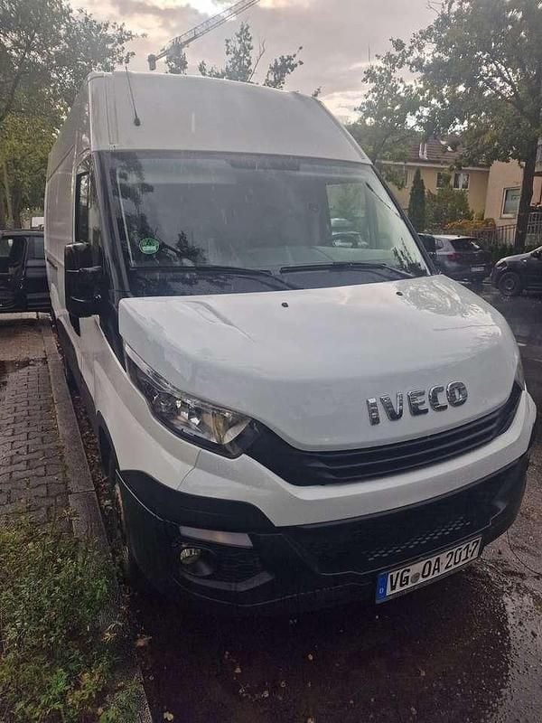 Weiß Gebraucht 2017 Iveco Daily Van | 8.500 € - Bild 1/4