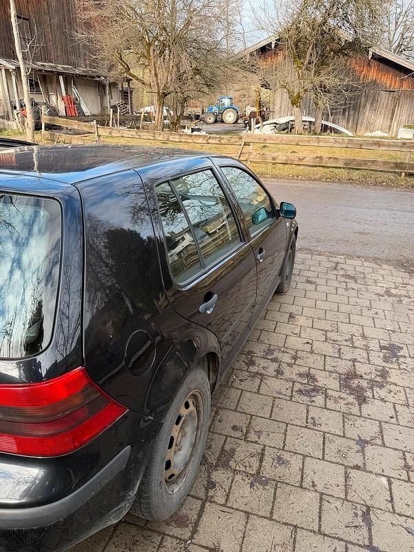 Gebraucht VW Golf IV 105 PS (77 kW) 2000 Schwarz Kleinwagen