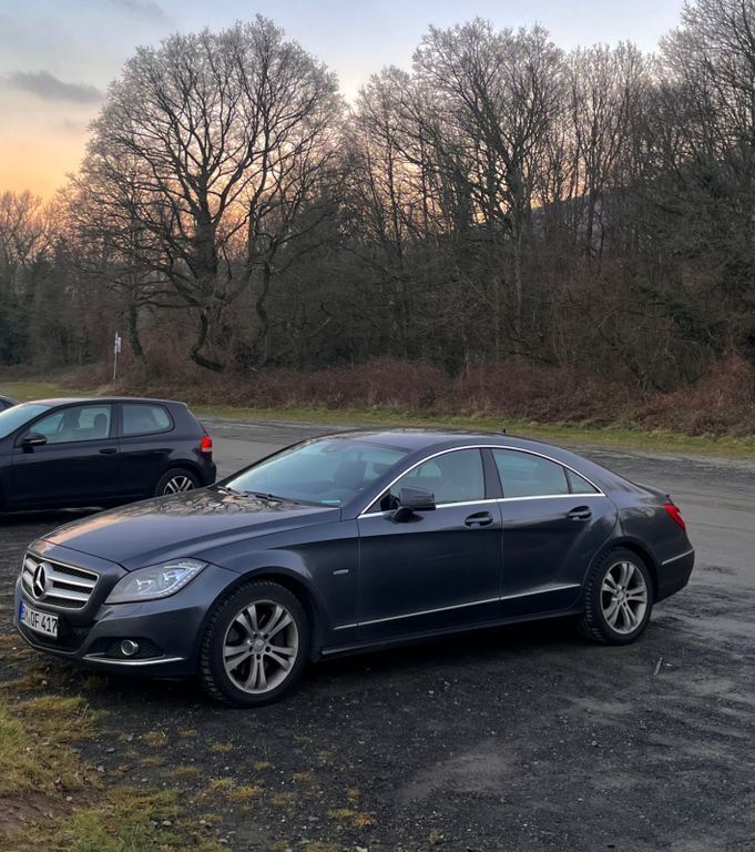 Grau Gebraucht 2011 Mercedes CLS250 Coupé | 13.999 € (Guter Preis) - Bild 1/4