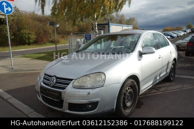 Silber Gebraucht 2005 VW Jetta Comfortline Limousine | 900 € (Superpreis) - Bild 1/4