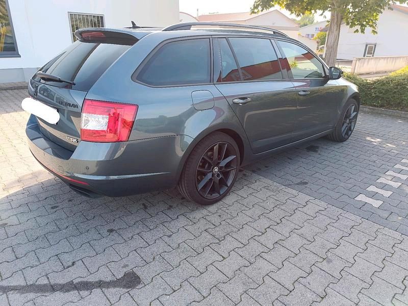 Gebraucht Skoda Octavia vRS 184 PS (135 kW) 2016 Grau Kleinwagen