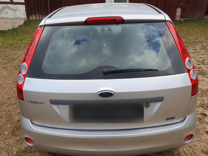Gebraucht Ford Fiesta 80 PS (58 kW) 2006 Silber Kleinwagen