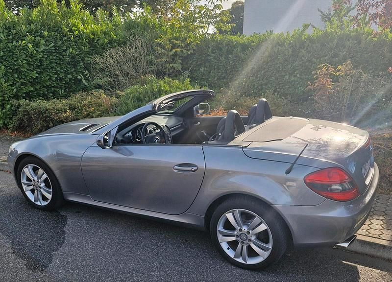 Silber Gebraucht 2008 Mercedes SLK200 Cabrio | 7.990 € (Etwas zu teuer) - Bild 1/4