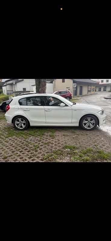 Gebraucht BMW 116 116 PS (85 kW) 2007 Weiß Kleinwagen
