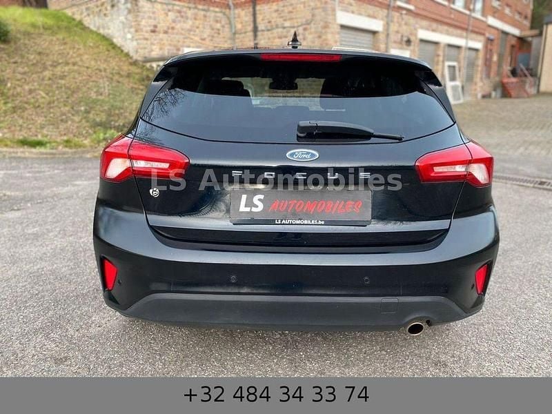 Gebraucht Ford Focus 101 PS (74 kW) 2019 Schwarz Limousine