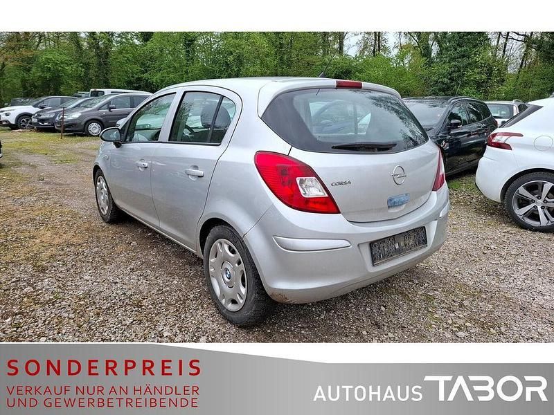 Używany Opel Corsa Edition 80 KM (58 kW) 2009 Srebrny Hatchback