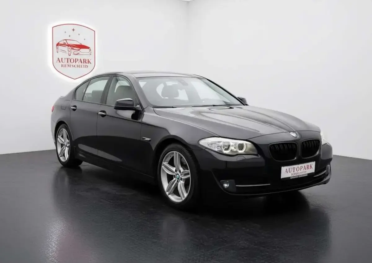 Gebraucht BMW 535 Luxury Line 313 PS (230 kW) 2013 Black sapphire metallic Limousine