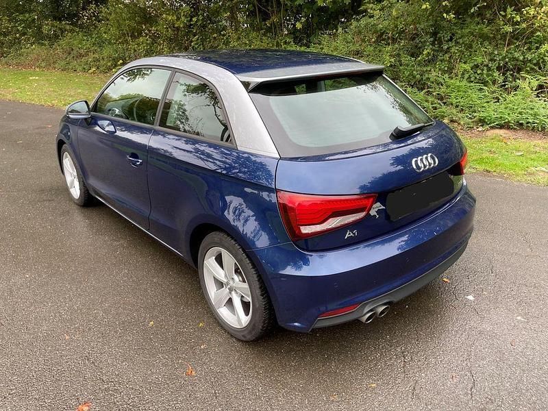 Gebraucht Audi A1 Design 125 PS (91 kW) 2017 Blau Kleinwagen