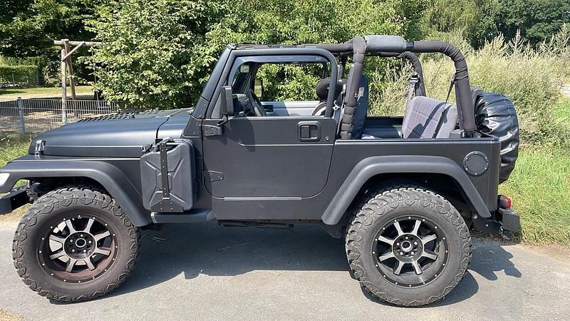 Schwarz Gebraucht 1998 Jeep Wrangler SUV | 17.000 € (Teuer) - Bild 1/3