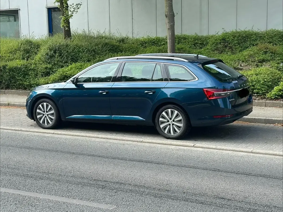 Gebraucht Skoda Superb Style 218 PS (160 kW) 2020 Blau Limousine