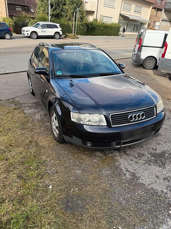 Blau Gebraucht 2002 Audi A4 Kombi | 1.400 € (Guter Preis) - Bild 1/4