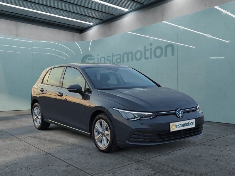 Grau Gebraucht 2024 VW Golf VIII Life Limousine | 22.995 € (Guter Preis) - Bild 1/3
