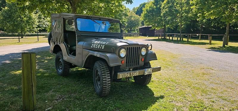 Grün Gebraucht 1968 Jeep Willys SUV | 16.990 € - Bild 1/4