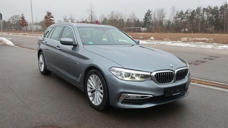 Gebraucht BMW 530 Luxury Line 265 PS (194 kW) 2018 Blau Kombi
