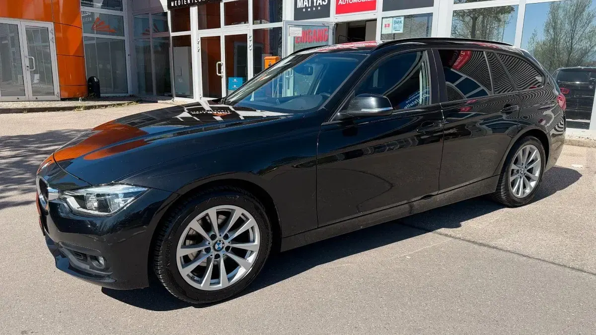 Gebraucht BMW 316 Advantage 116 PS (85 kW) 2018 Black sapphire metallic Kombi