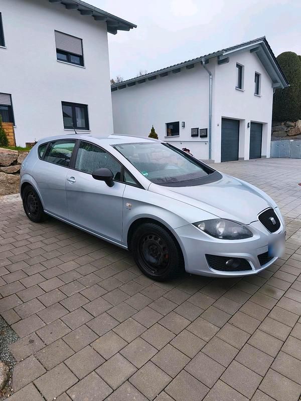 Second-hand Seat Leon 125 CP (91 kW) 2011 Argintiu Hatchback