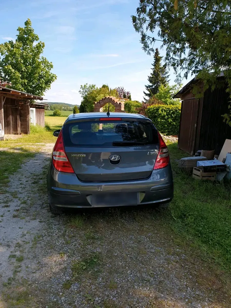 Gebraucht Hyundai i30 122 PS (89 kW) 2007 Grau Kleinwagen