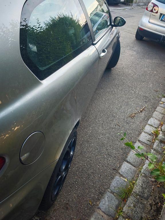 Grau Gebraucht 2005 Alfa Romeo 147 Distinctive Kleinwagen | 1.100 € (Superpreis) - Bild 1/4