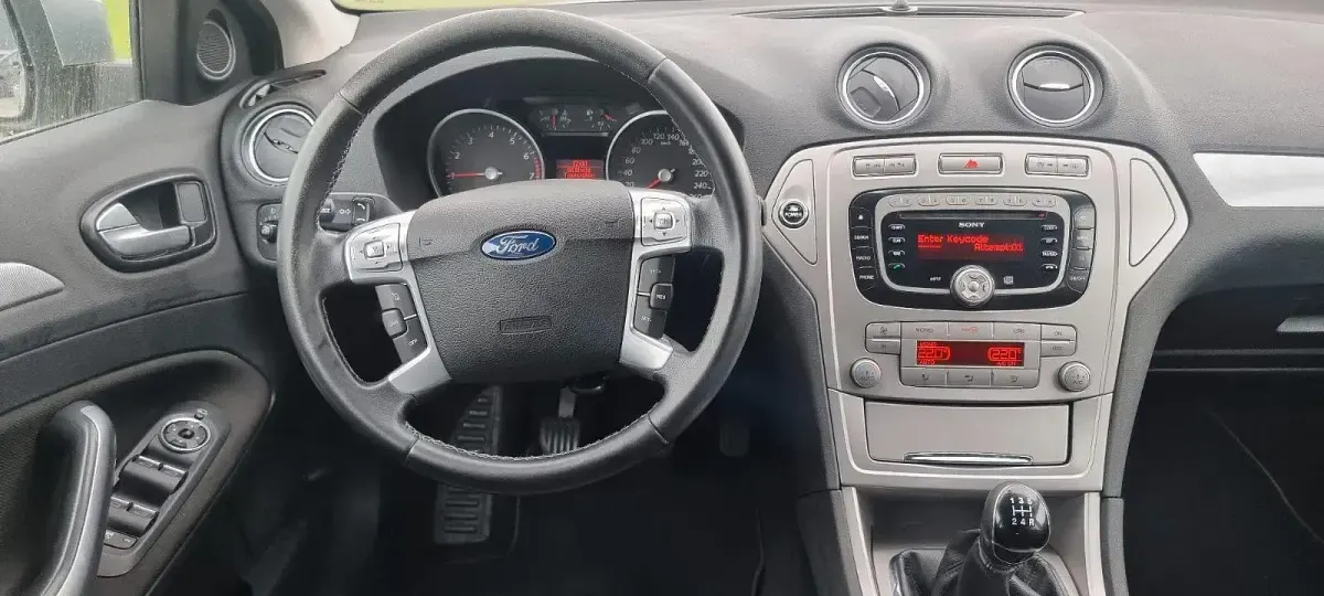 Gebraucht Ford Mondeo 140 PS (102 kW) 2007 Grau Kombi