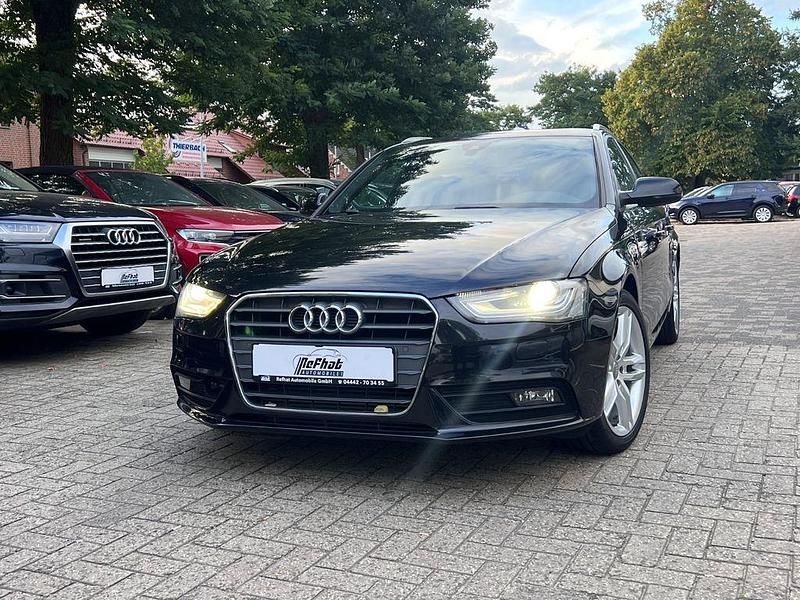 Schwarz Gebraucht 2012 Audi A4 Ambition Kombi | 8.500 € (Guter Preis) - Bild 1/4