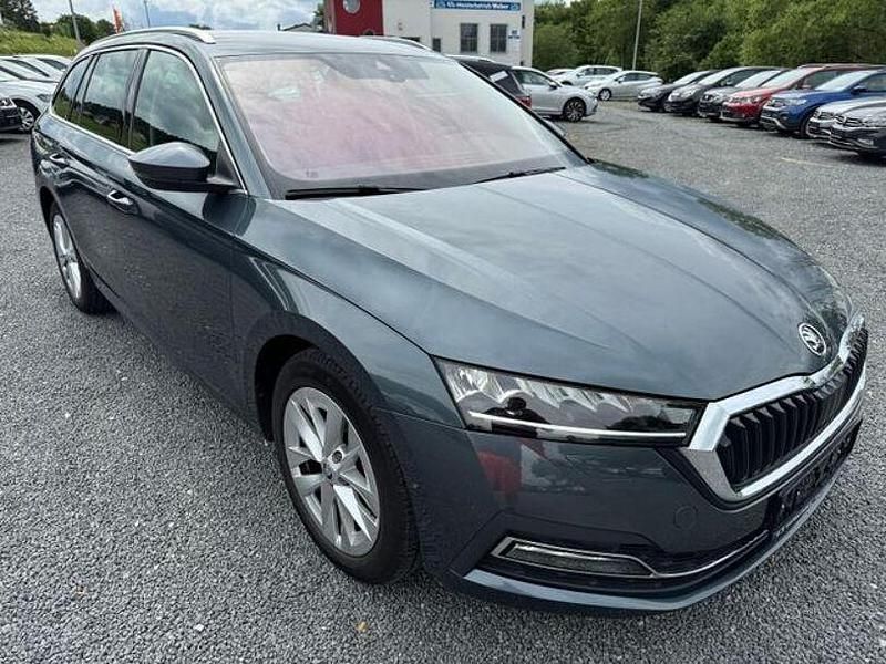 Grau Gebraucht 2020 Skoda Octavia First Edition Kombi | 17.769 € (Fairer Preis) - Bild 1/4