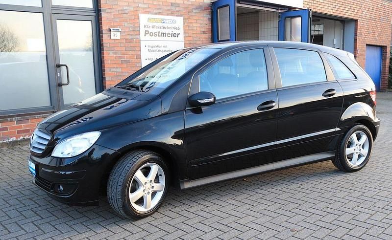 Schwarz Gebraucht 2005 Mercedes 200 Limousine | 5.290 € (Superpreis) - Bild 1/4