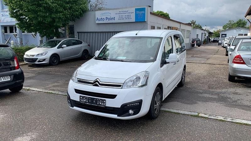 Weiß Gebraucht 2015 Citroën Berlingo SELECTION Van / Kleinbus | 6.500 € (Guter Preis) - Bild 1/4