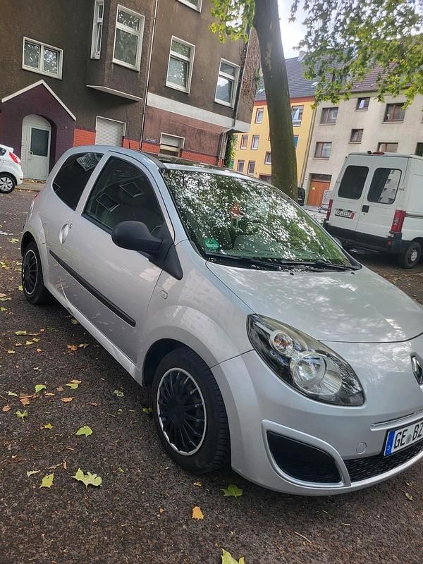 Grau Gebraucht 2008 Renault Twingo Kleinwagen | 2.050 € - Bild 1/4
