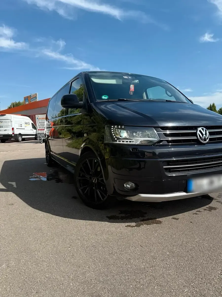 Gebraucht VW Multivan 179 PS (131 kW) 2013 Schwarz Van / Kleinbus
