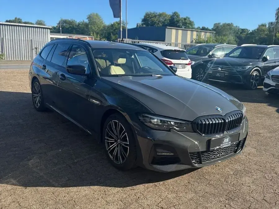 Gebraucht BMW 320 M Sport 190 PS (139 kW) 2022 Grau Kombi