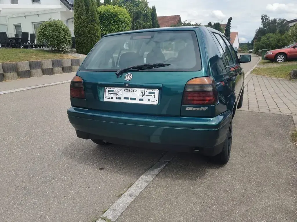 Gebraucht VW Golf III 75 PS (55 kW) 1997 Grün Limousine