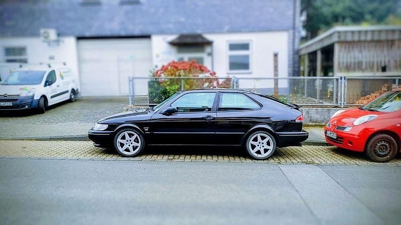 Schwarz Gebraucht 1996 Saab 900 Coupé | 11.000 € - Bild 1/4