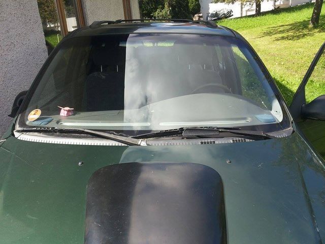 Gebraucht Kia Carnival 126 PS (92 kW) 2001 Grün Van / Kleinbus