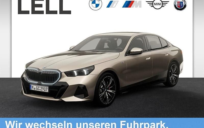 Grau Neu 2025 BMW 520 Comfort Edition Limousine | 68.980 € (Teuer) - Bild 1/4