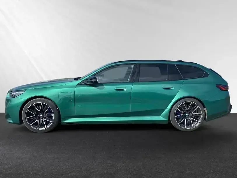 Gebraucht BMW M5 M Sport 727 PS (534 kW) 2025 Isle of man grün metallic Kombi