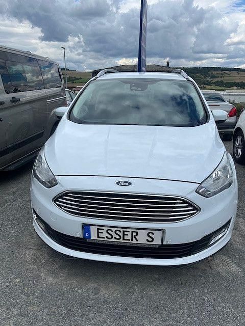 Frozen white Gebraucht 2018 Ford Grand C-Max Titanium Van / Kleinbus | 12.700 € (Etwas zu teuer) - Bild 1/4