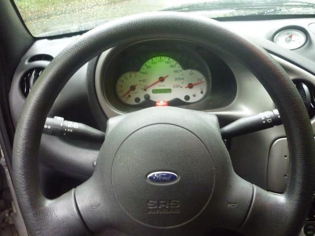 Gebraucht Ford Ka Viva X 69 PS (50 kW) 2005 Silber Kleinwagen