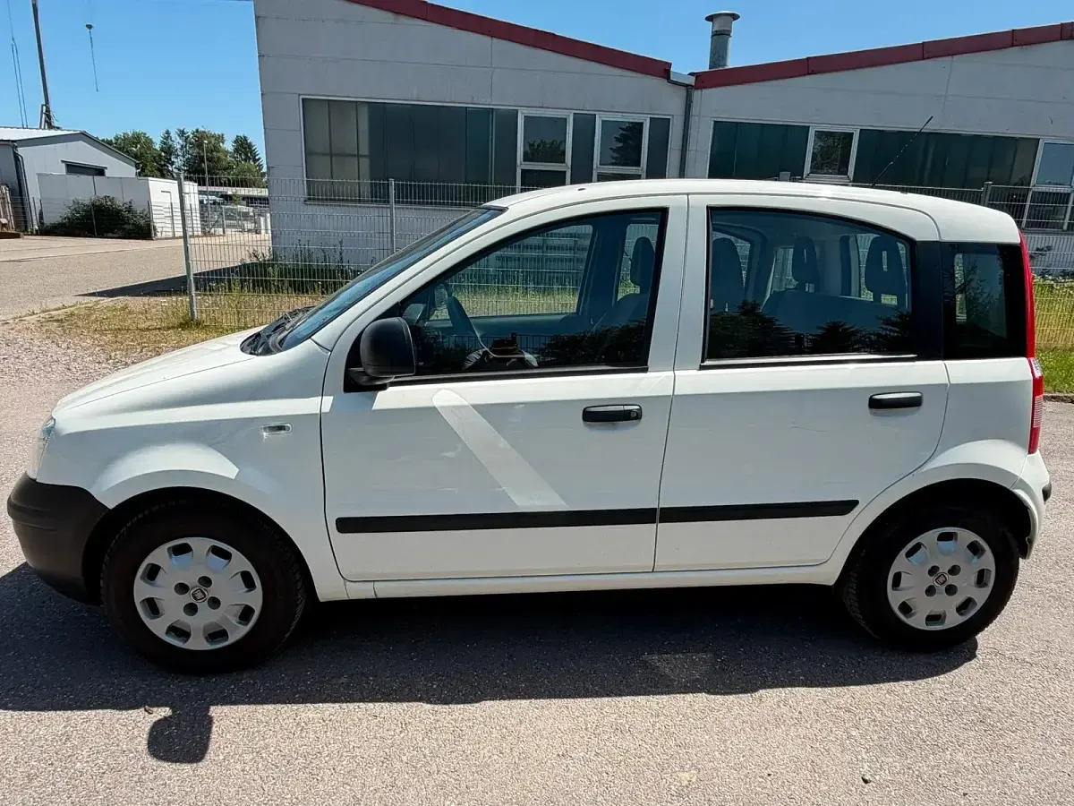 Używany Fiat Panda 70 KM (51 kW) 2012 Biały Hatchback