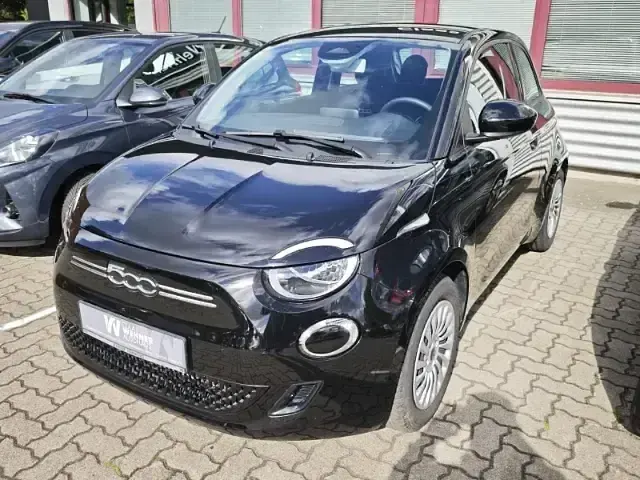 Gebraucht Fiat 500e Action 69 kW (95 PS) 2023 Colore esterno (onyx schwarz) Kleinwagen