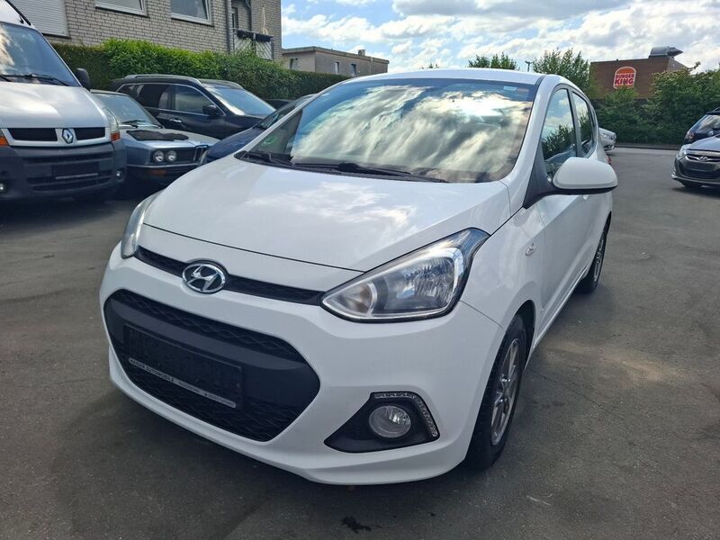 Gebraucht Hyundai i10 Edition 67 PS (49 kW) 2014 Weiß Kleinwagen
