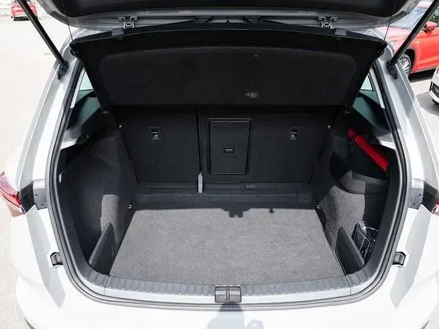 Gebraucht Skoda Karoq Tour 150 PS (110 kW) 2023 Grau SUV