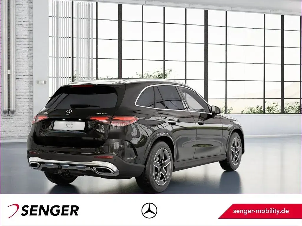 Gebraucht Mercedes GLC200 AMG 163 PS (119 kW) 2026 Schwarz SUV