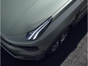 Neu Lynk & Co 01 276 PS (202 kW) 2025 Grün (mineralgrün metallic) SUV